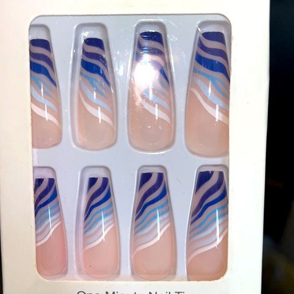 HOT 🔥 Blue Tip Swirl Design Long Square Press On Nails - Picture 2 of 4